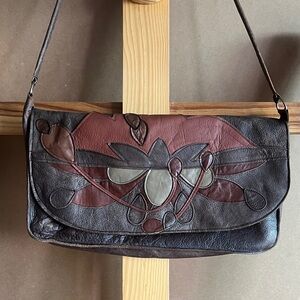 Elegant Multicolor Leather Shoulder Bag